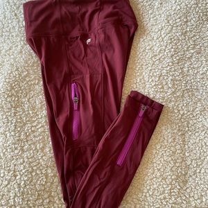 FABLETICS size XS plum motion 365 leggings